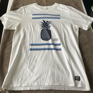 Hurley, men’s short sleeve t shirt. Excellent condition. Size large.